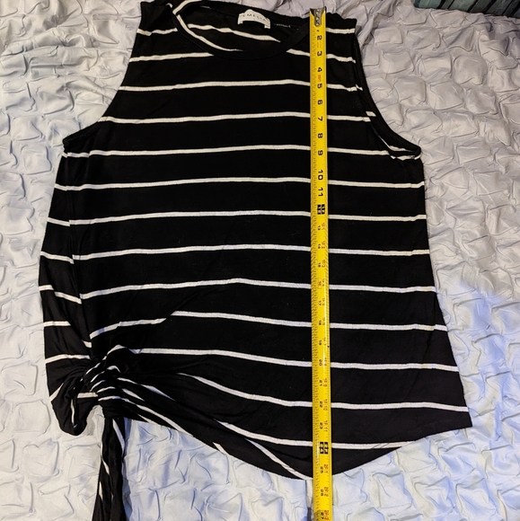 Black and white striped tank with cinch detail on side - Large - Picture 5 of 6
